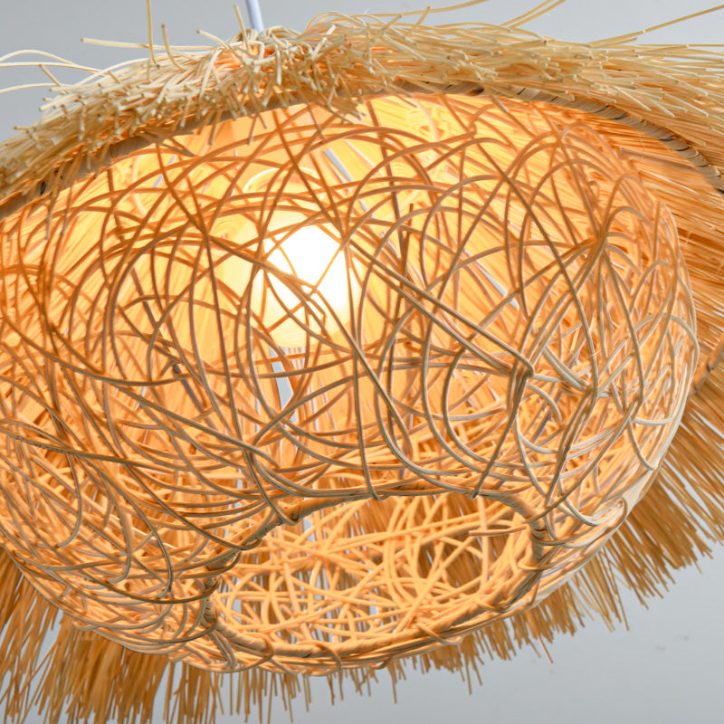Suspension en rotin tissé à la main