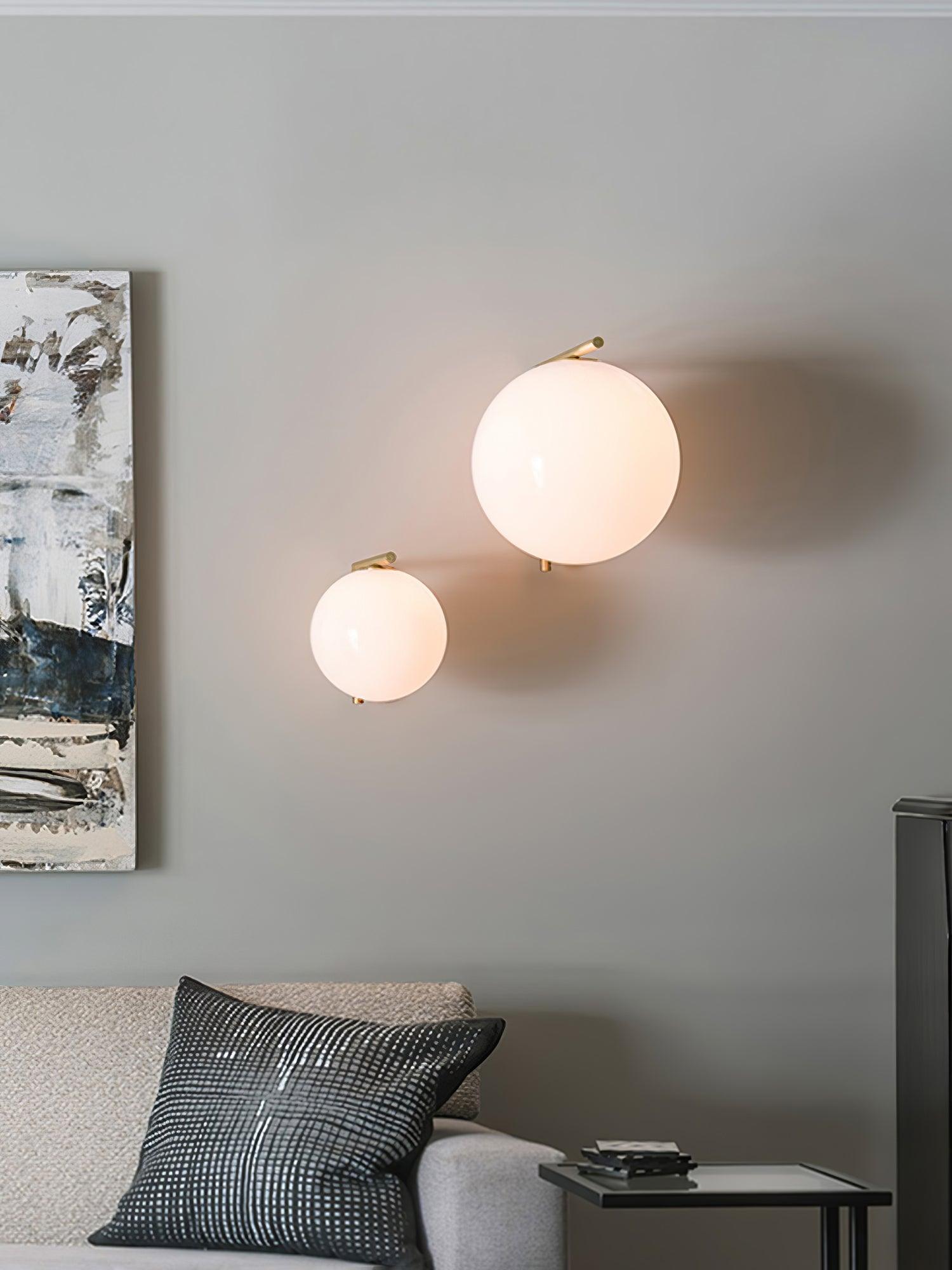 Blown Glass Opal Glass Wall Lamp - Blowlighting