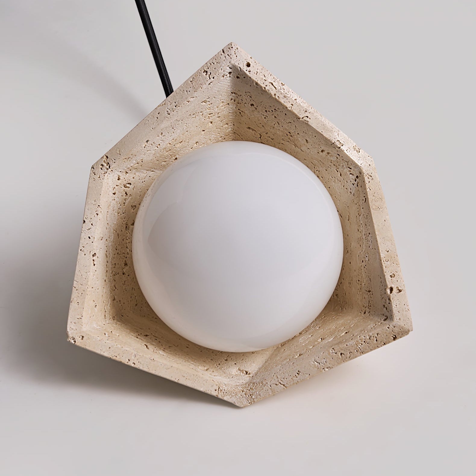 Kaelo Suspension Minimaliste en Travertin