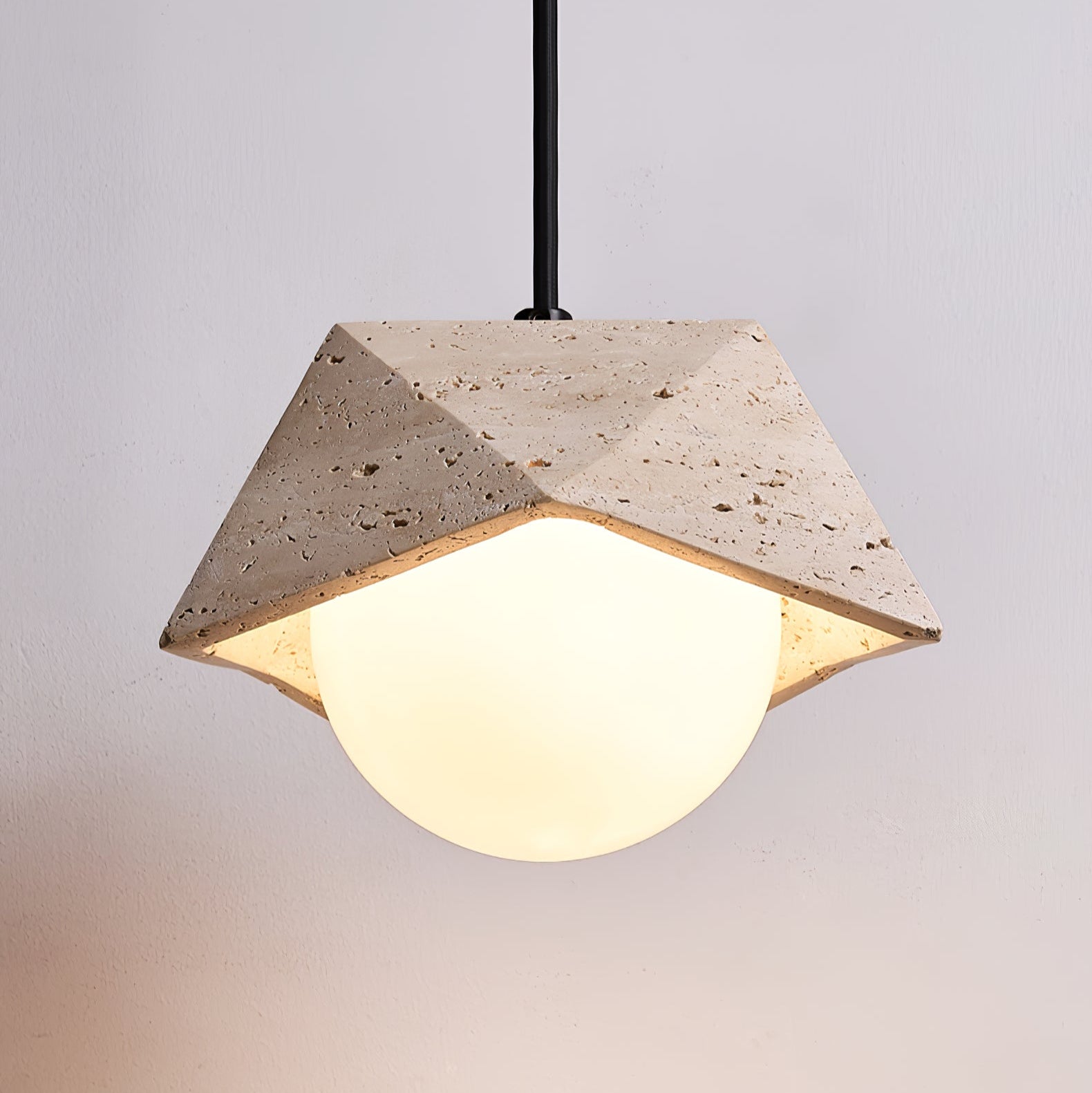 Kaelo Suspension Minimaliste en Travertin