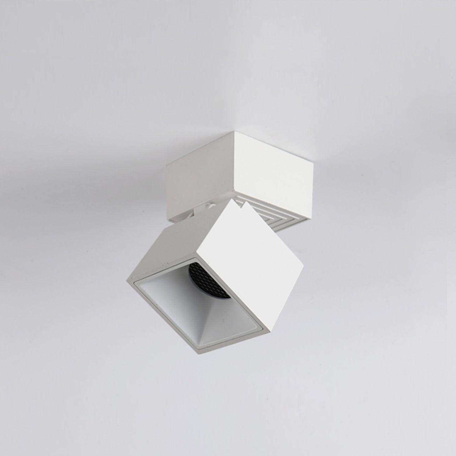 Lara2 Spotlights - Blowlighting