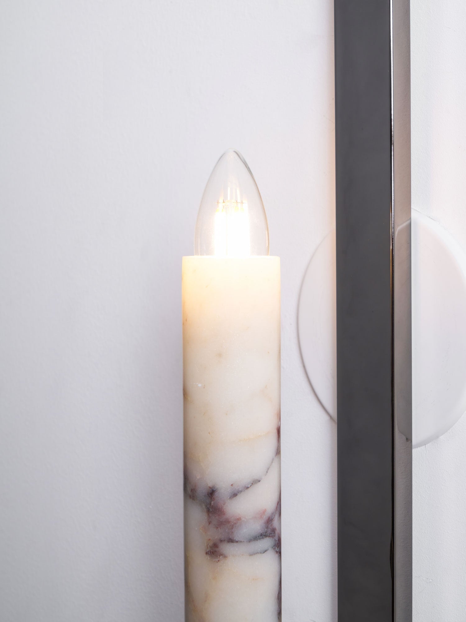Mateo Modern Metal Wall Lamp - Blowlighting