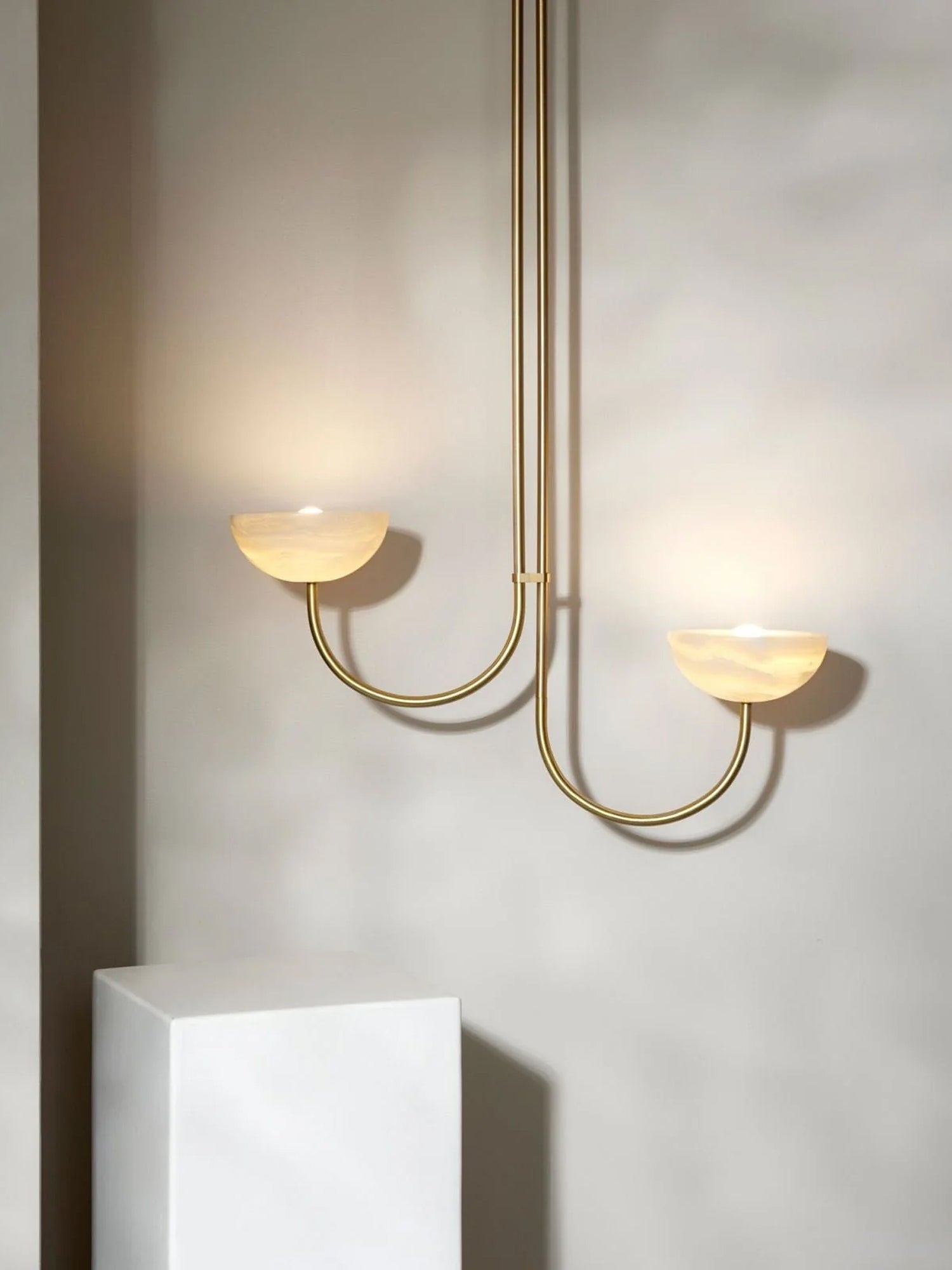 Lunaris Suspension Minimaliste en Albâtre