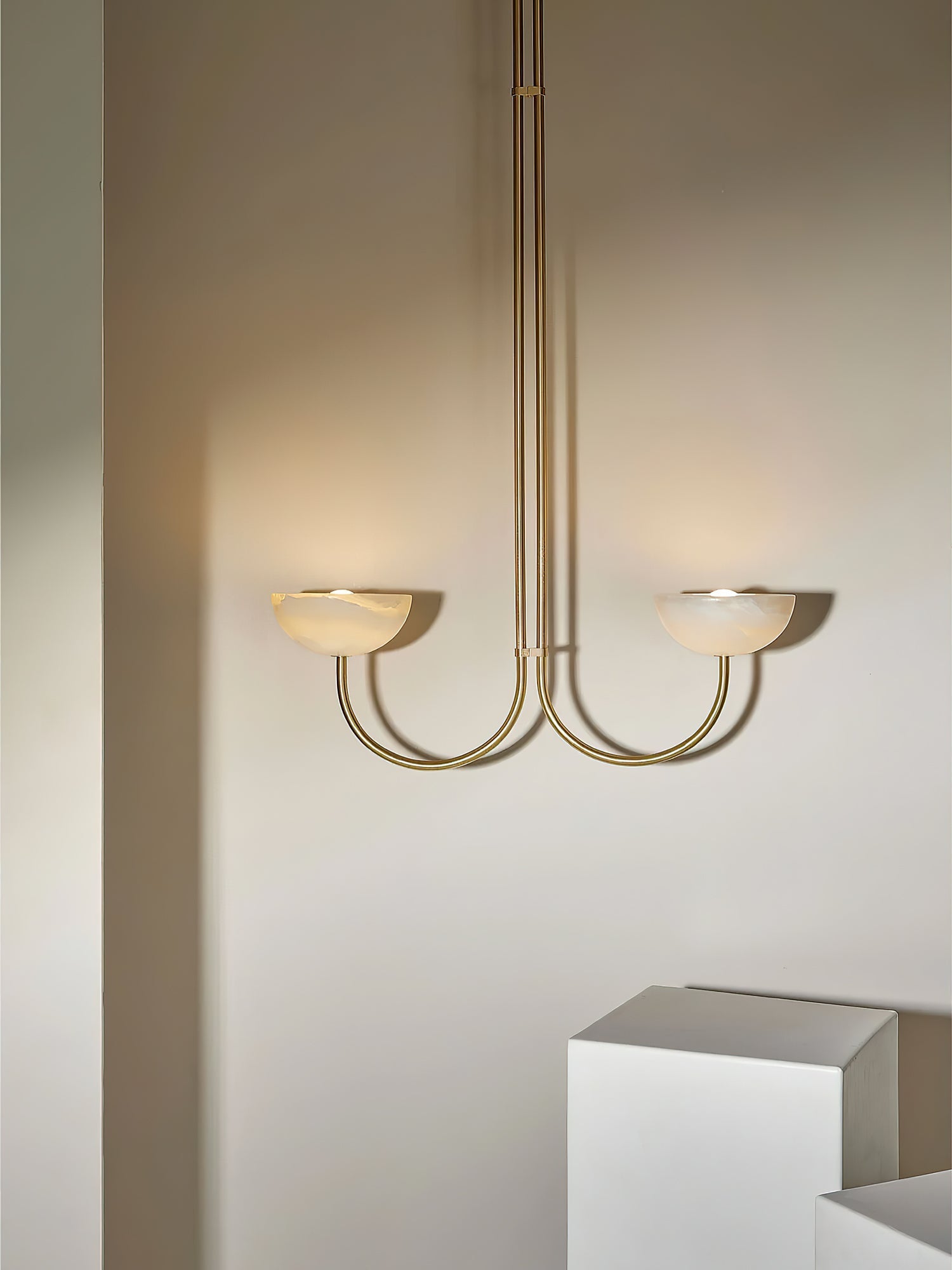 Lunaris Suspension Minimaliste en Albâtre