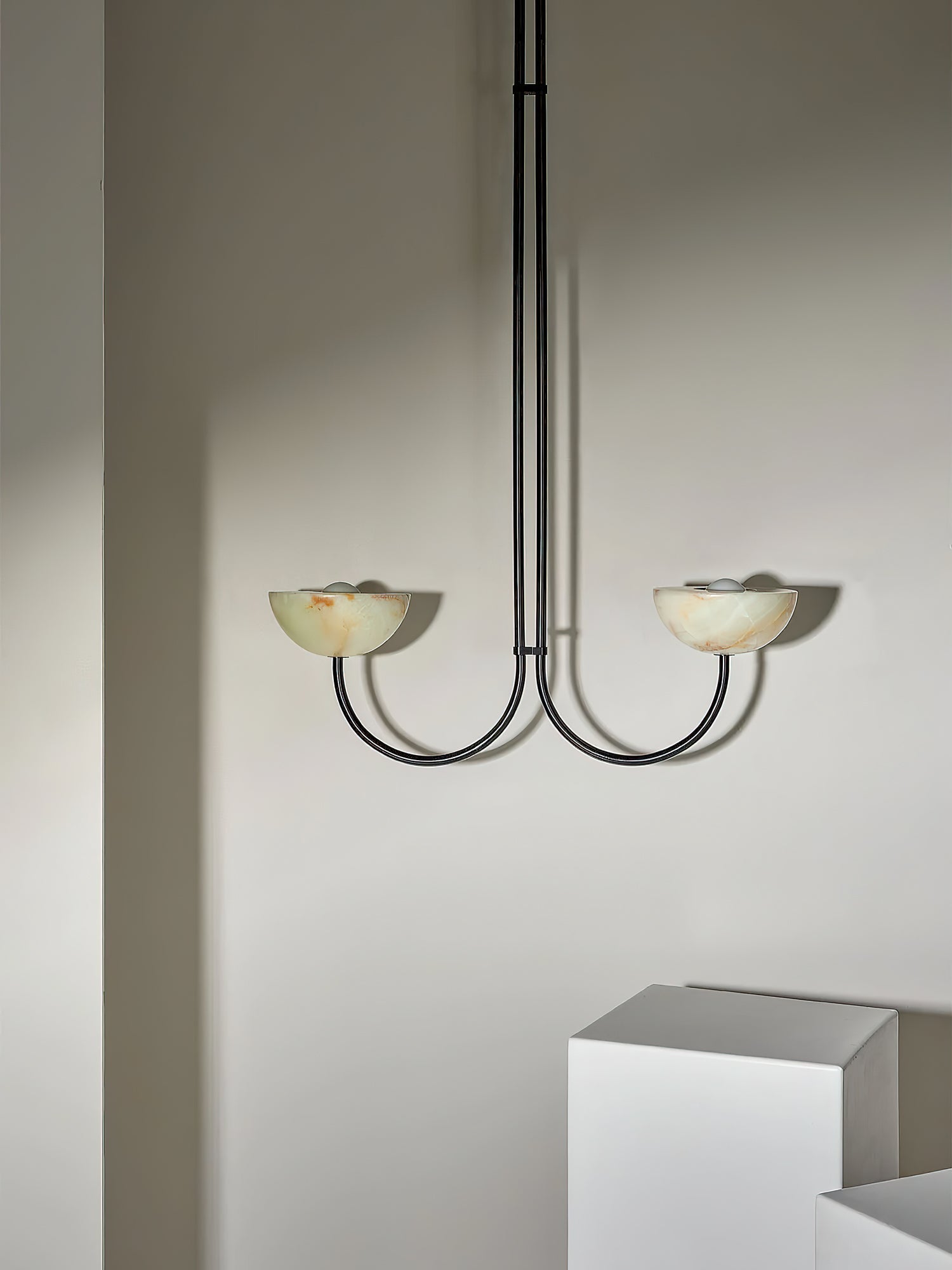 Lunaris Suspension Minimaliste en Albâtre
