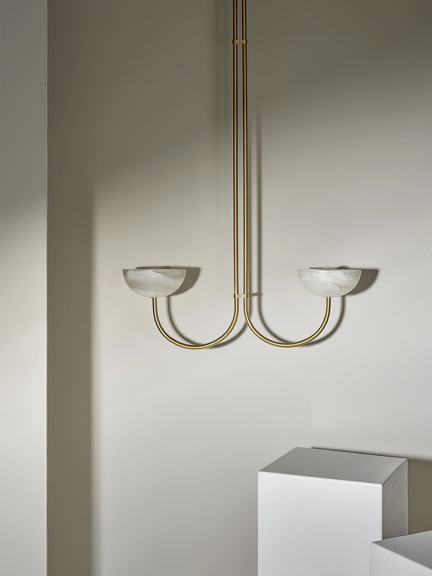 Lunaris Suspension Minimaliste en Albâtre