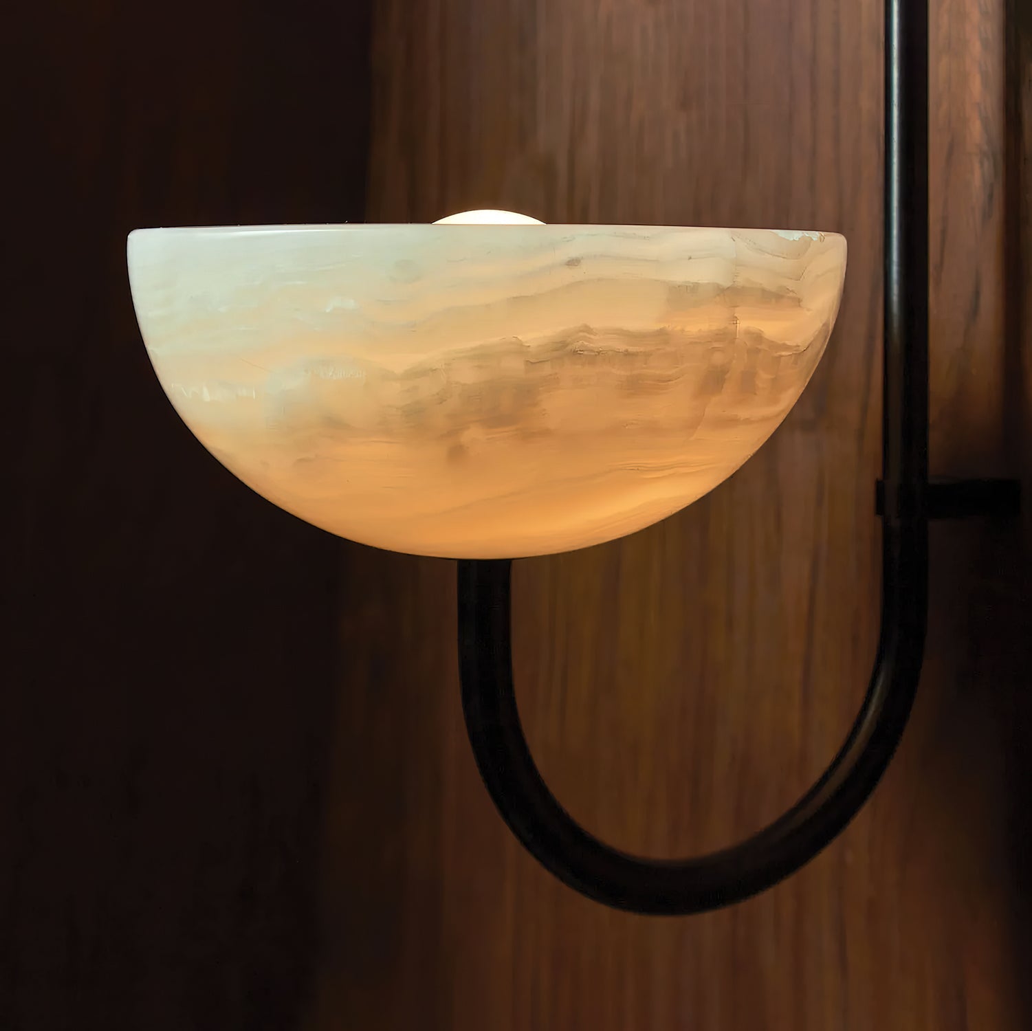 Lunaris Suspension Minimaliste en Albâtre