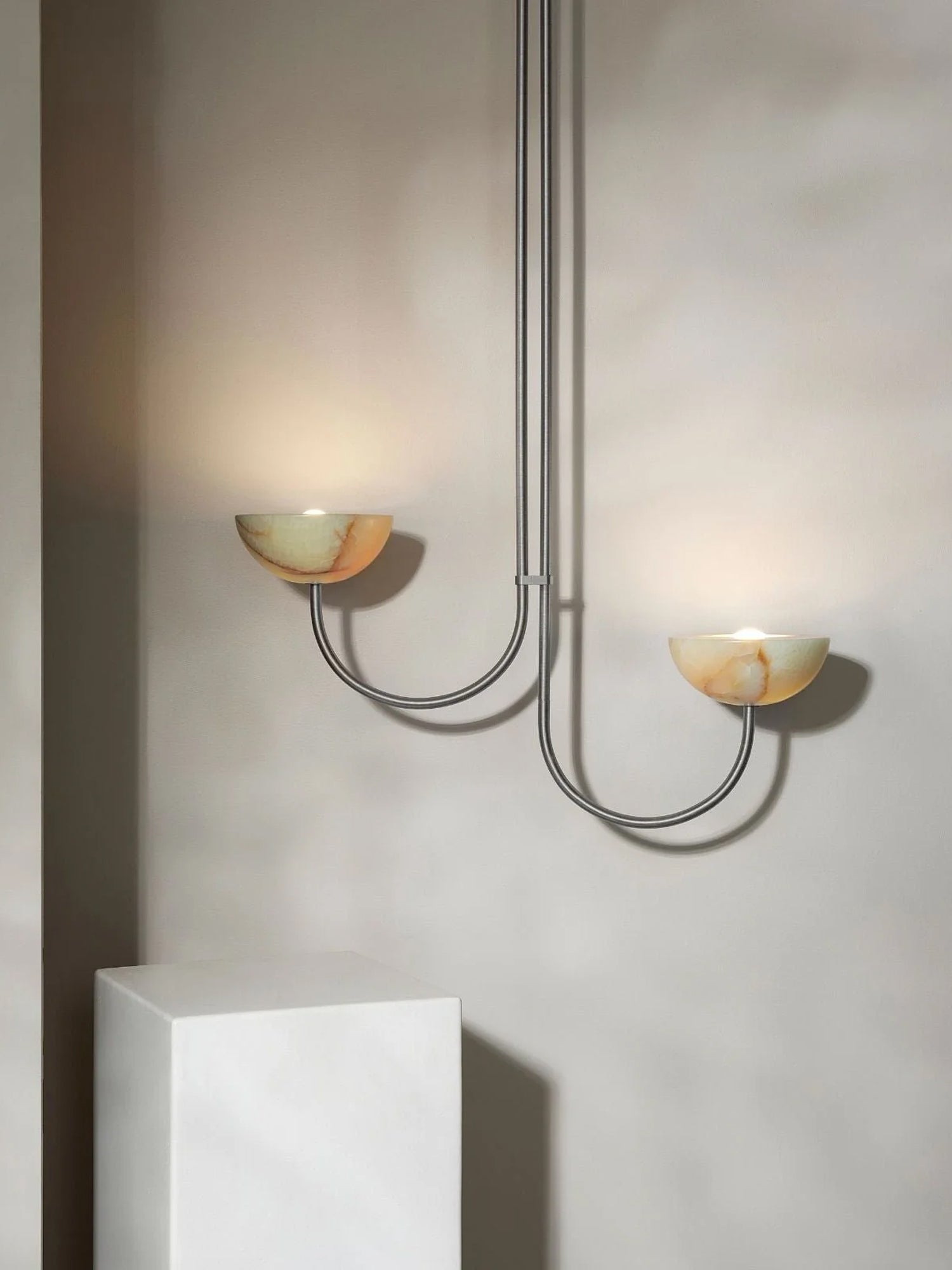 Lunaris Suspension Minimaliste en Albâtre
