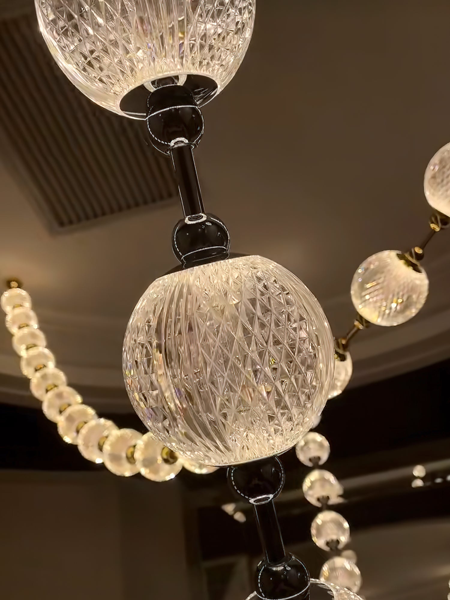 Strand Collier Aluminium Acrylique Lustre