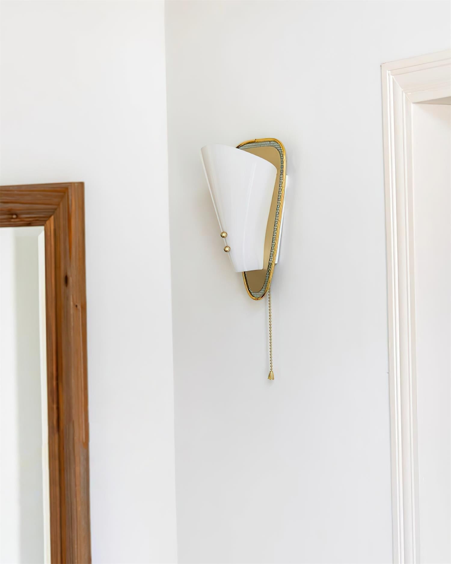 Marzio Sleek Sculptural Wall Lamp - Letslighting