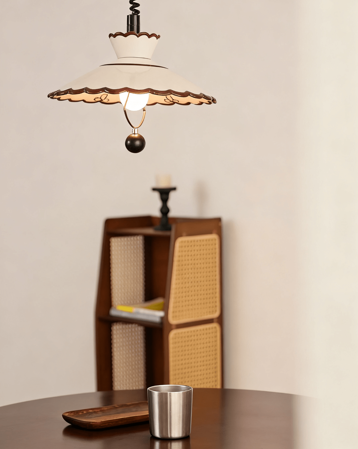 Scalloped Bord Métal Céramique Suspension Lampe