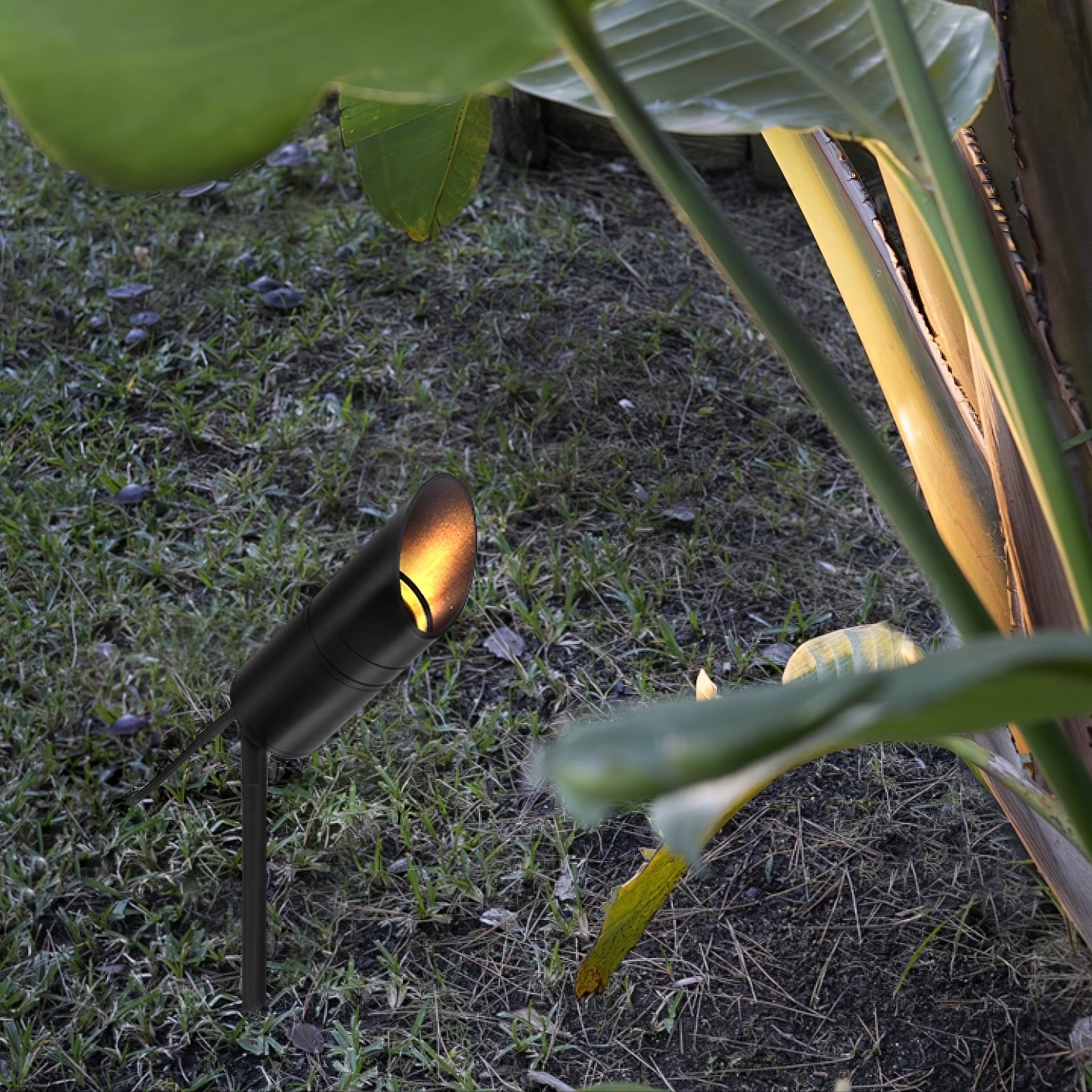 Rayne Lampadaire Spike Shadow Pierce Extérieur