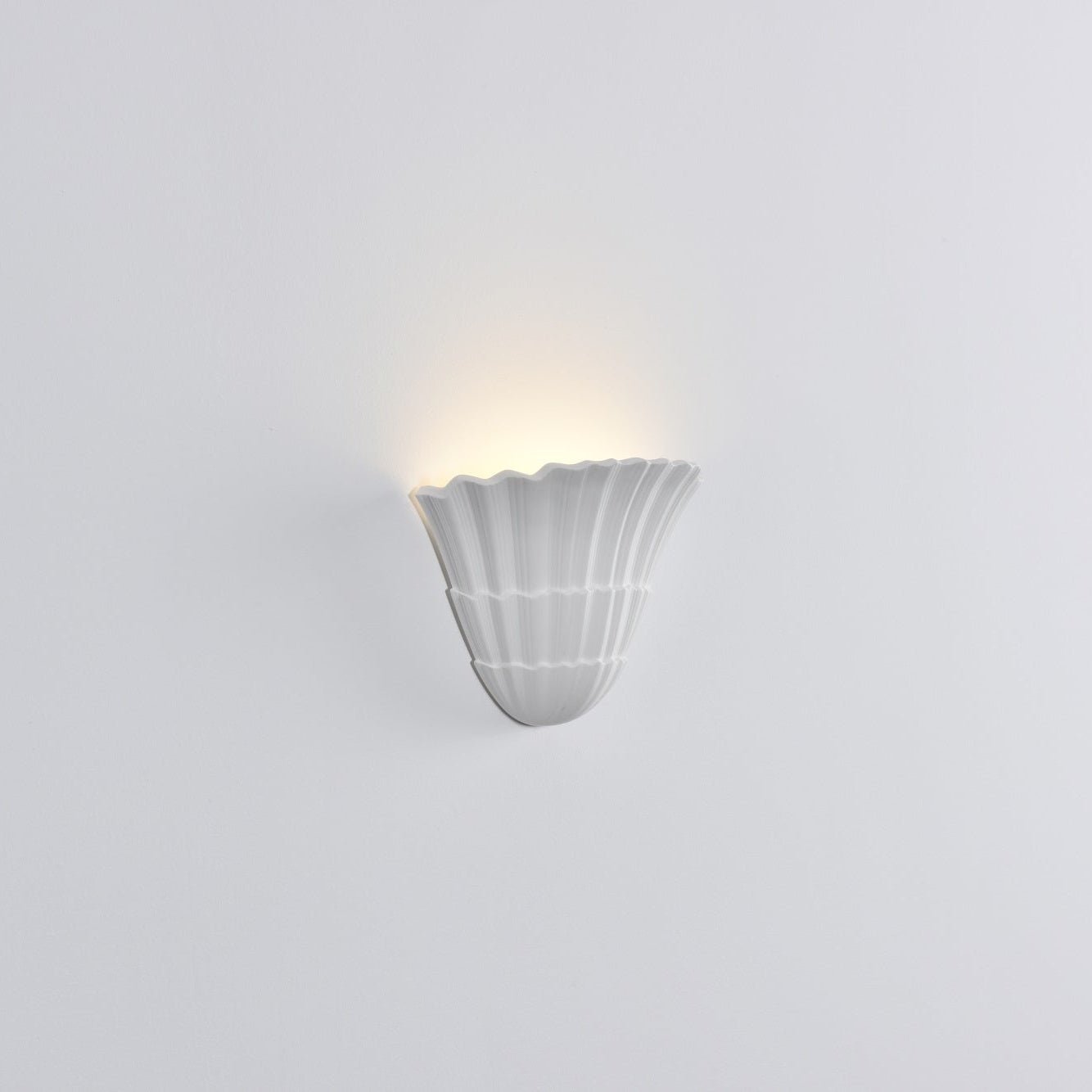 Eliana Modern Metal Wall Lamp - Blowlighting