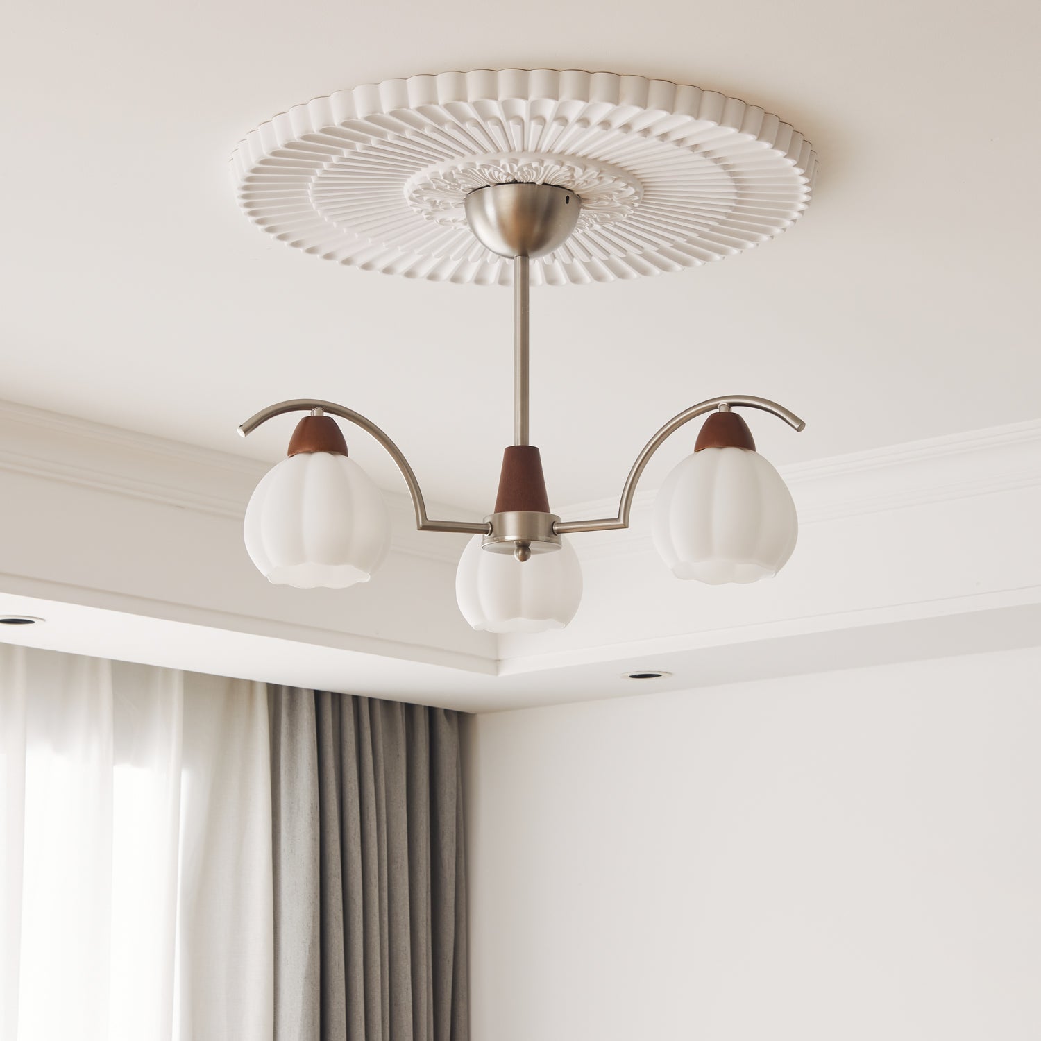 Soluna Bloom Chandelier - Blowlighting