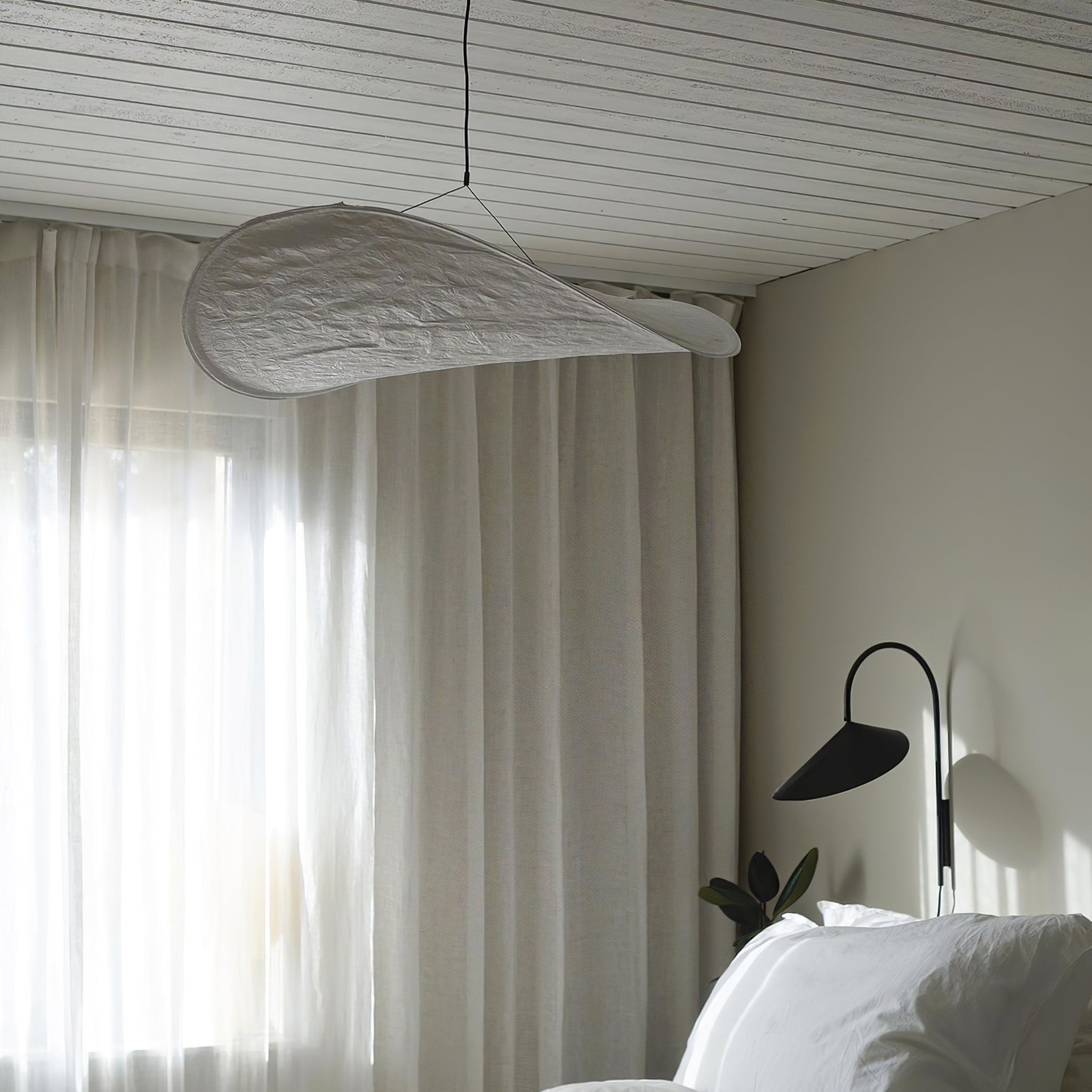 Tense Pendant Light - Blowlighting