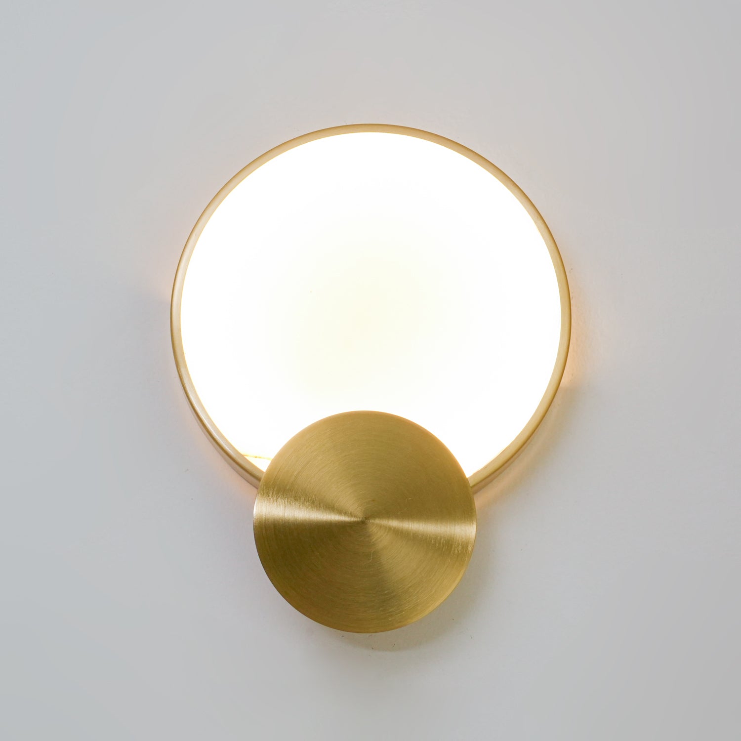 Myvelarae Circular Alabaster Wall Light - Letslighting