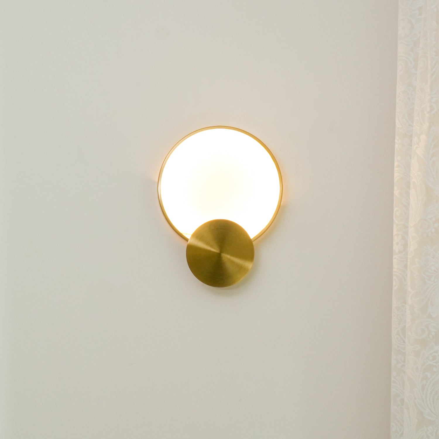 Myvelarae Circular Alabaster Wall Light - Letslighting