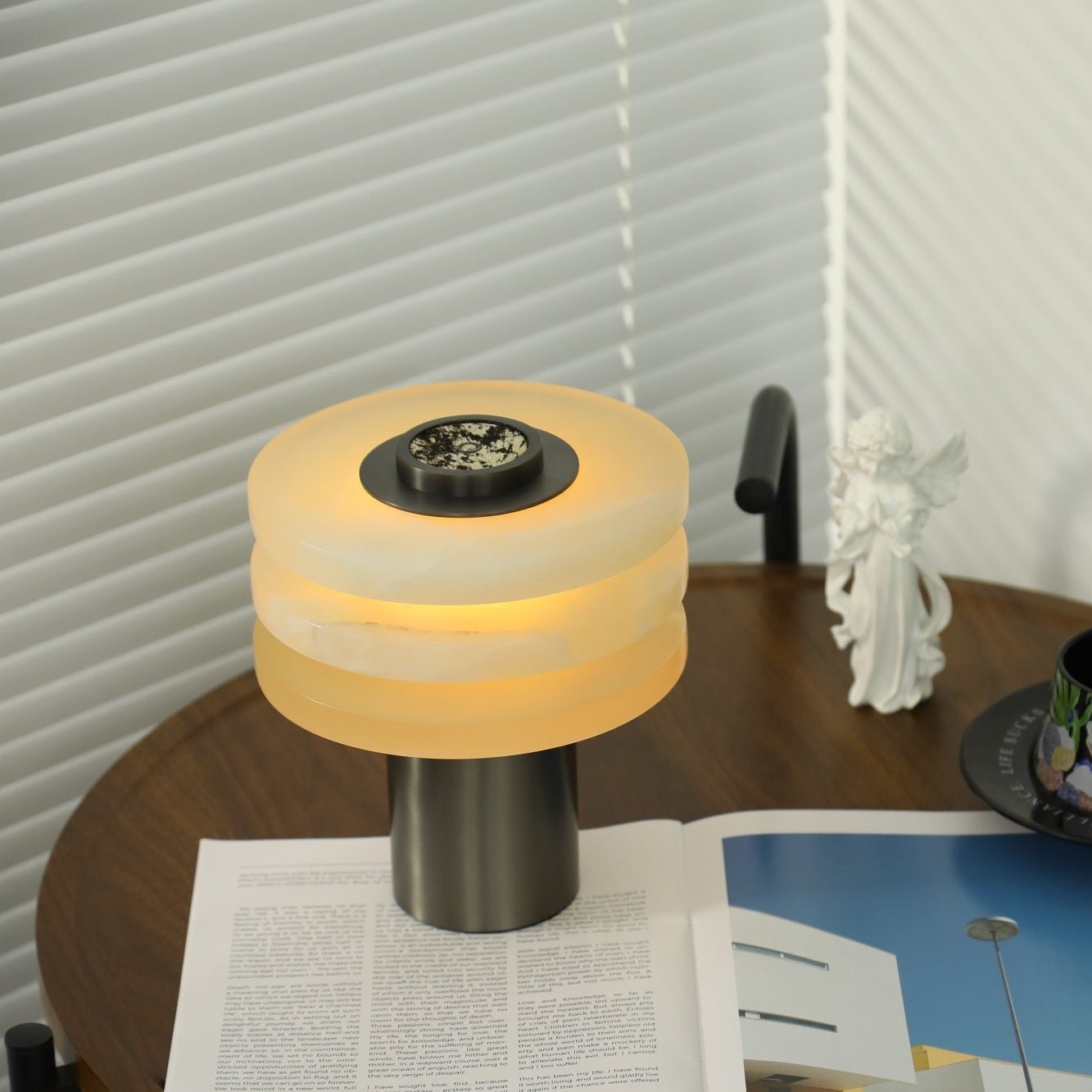 Tiered Obelisk Alabaster Table Lamp - Vakkerlight