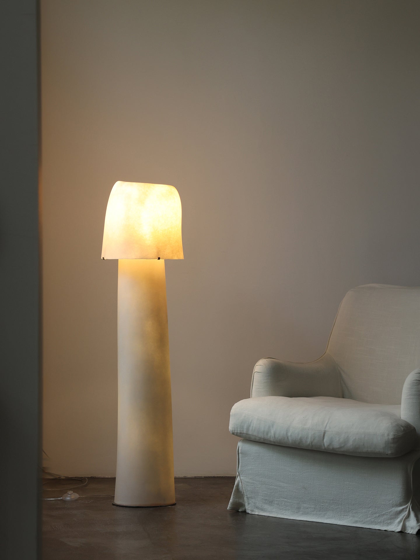 Vellum Moderne Minimaliste Plastique Métal Lampadaire