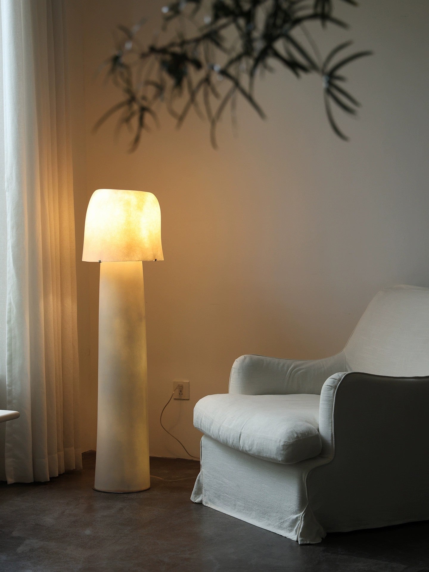 Vellum Moderne Minimaliste Plastique Métal Lampadaire
