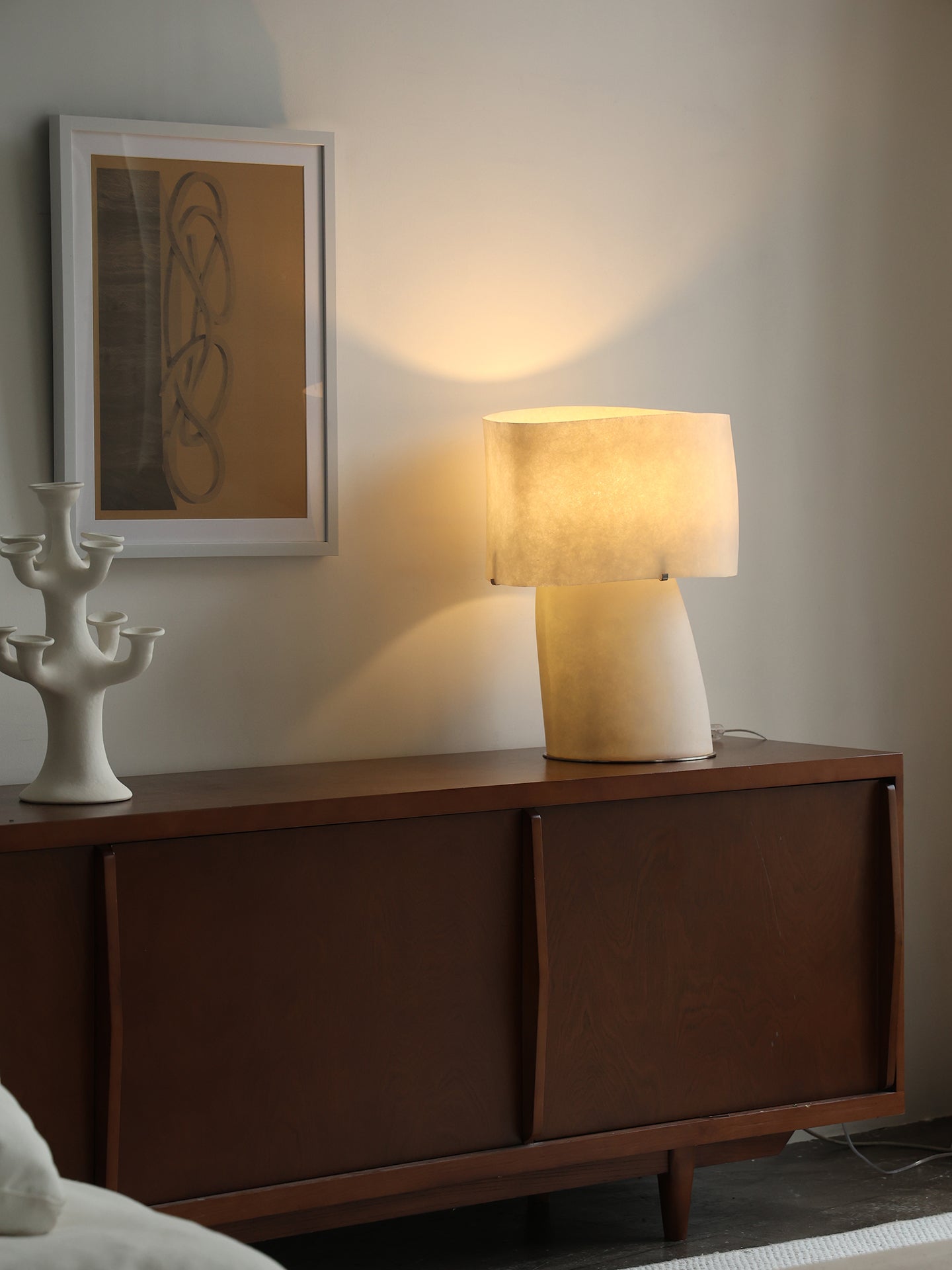 Vellum Moderne Minimaliste Plastique Métal Lampe de Table