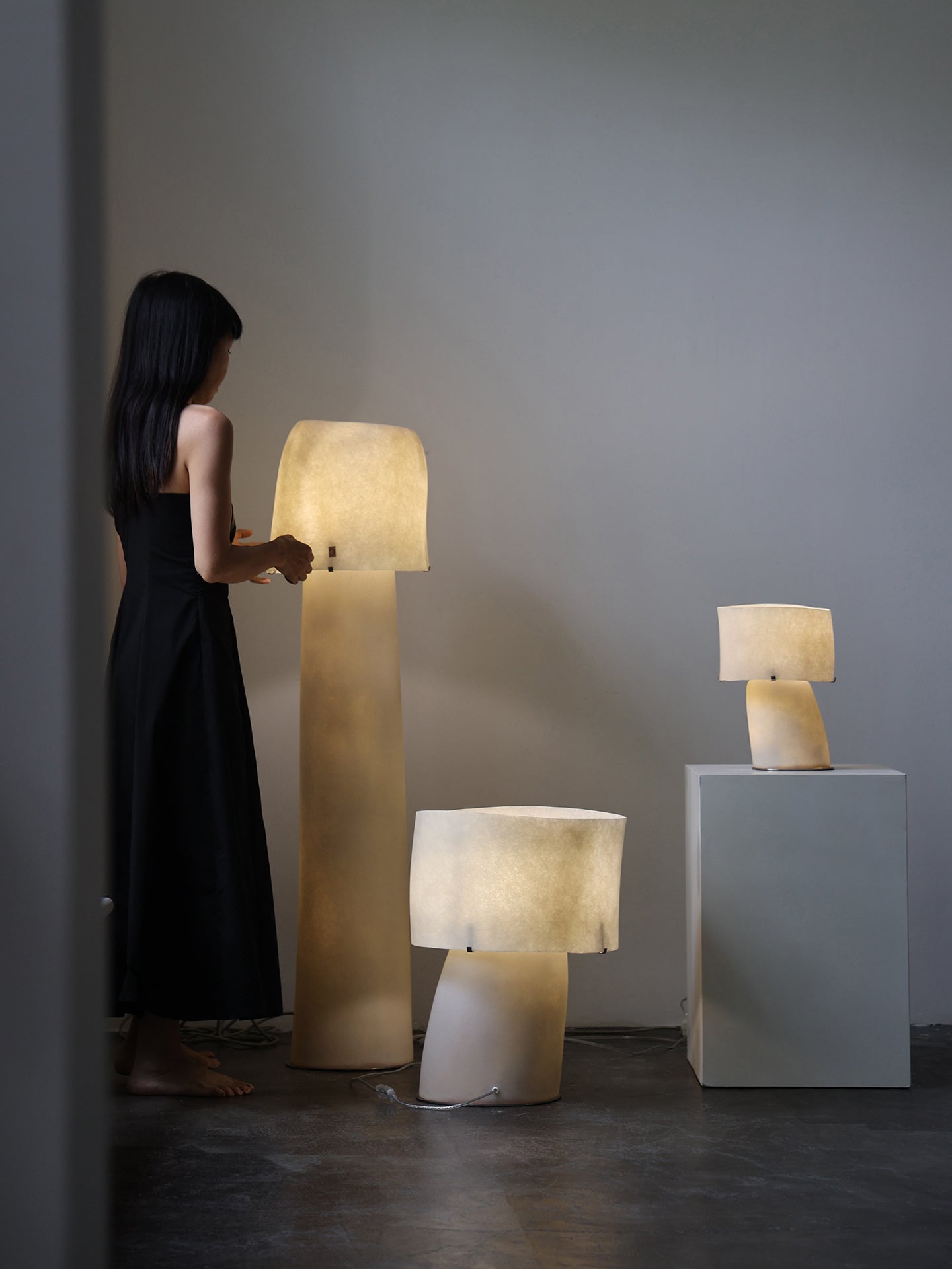 Vellum Moderne Minimaliste Plastique Métal Lampe de Table