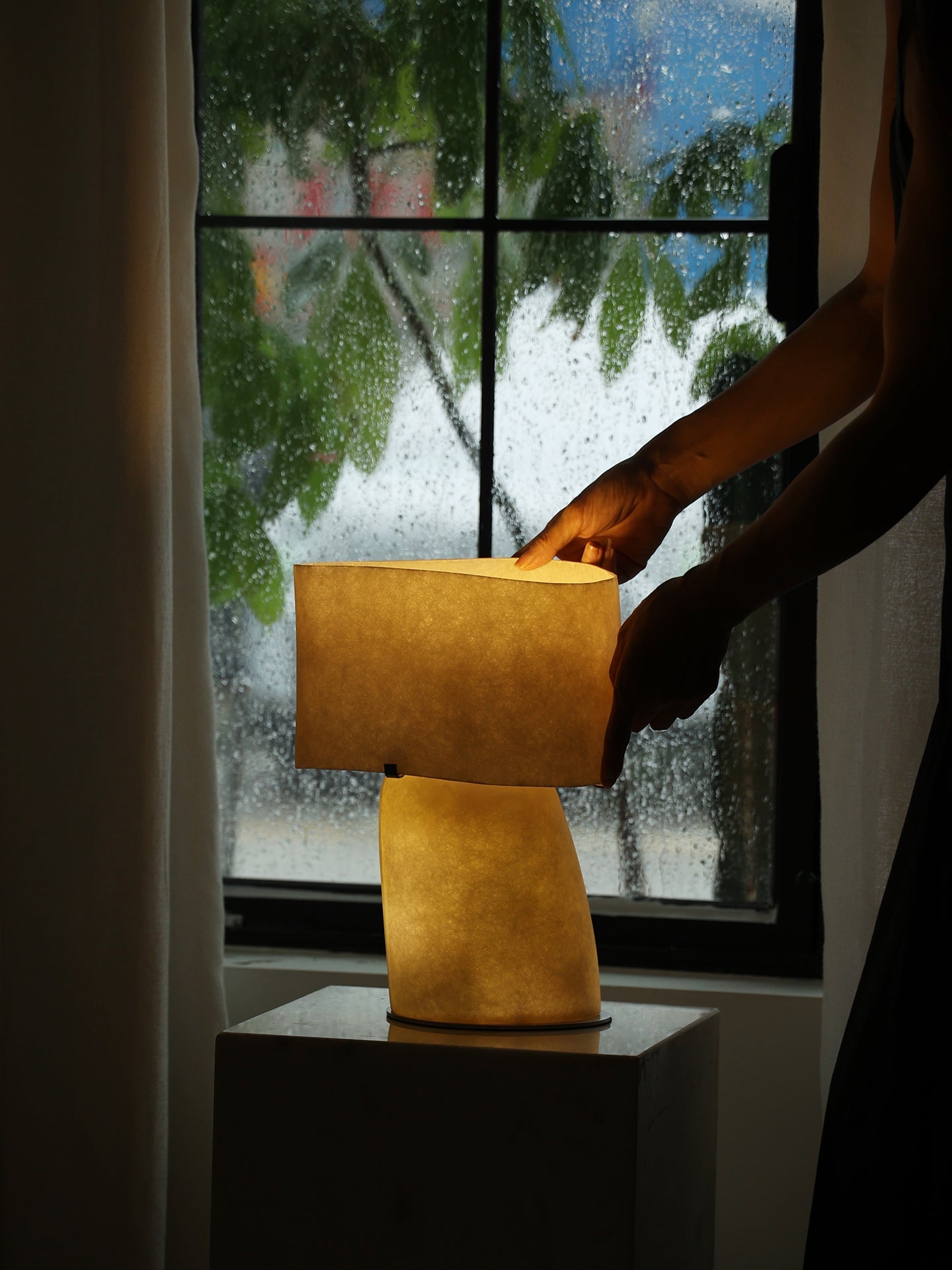 Vellum Moderne Minimaliste Plastique Métal Lampe de Table