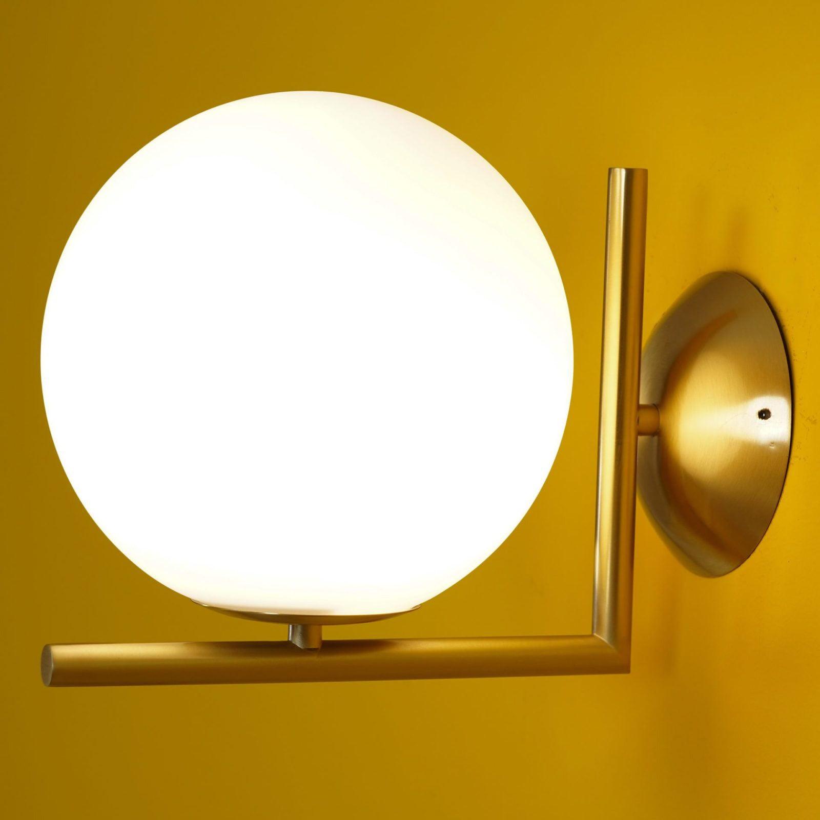 Blown Glass Opal Glass Wall Lamp - Blowlighting