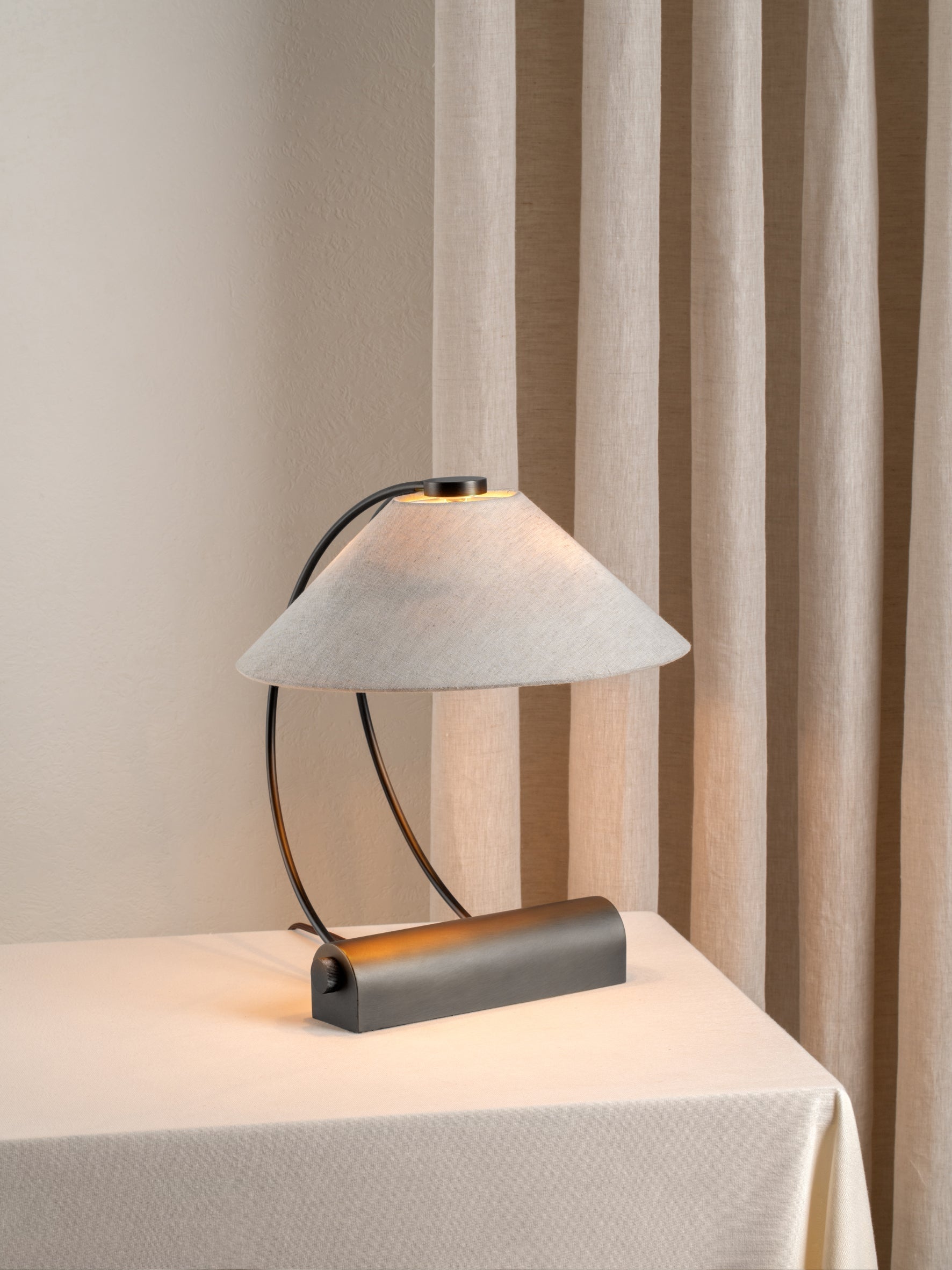 Clarke Lampe de Table en Tissu Moderne
