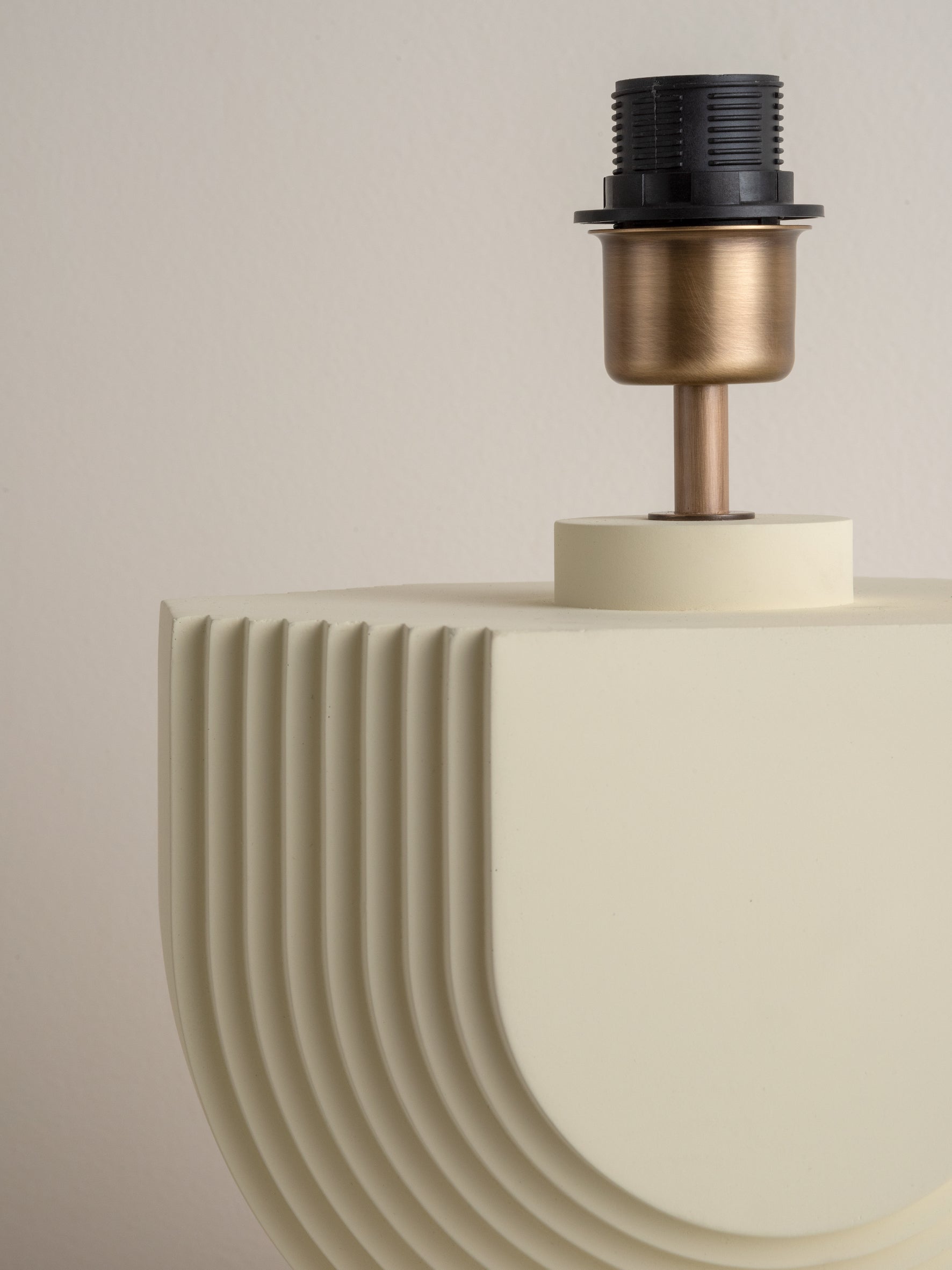 Velare Édition 1.3 - lampe de table en béton - base uniquement Lampe de table