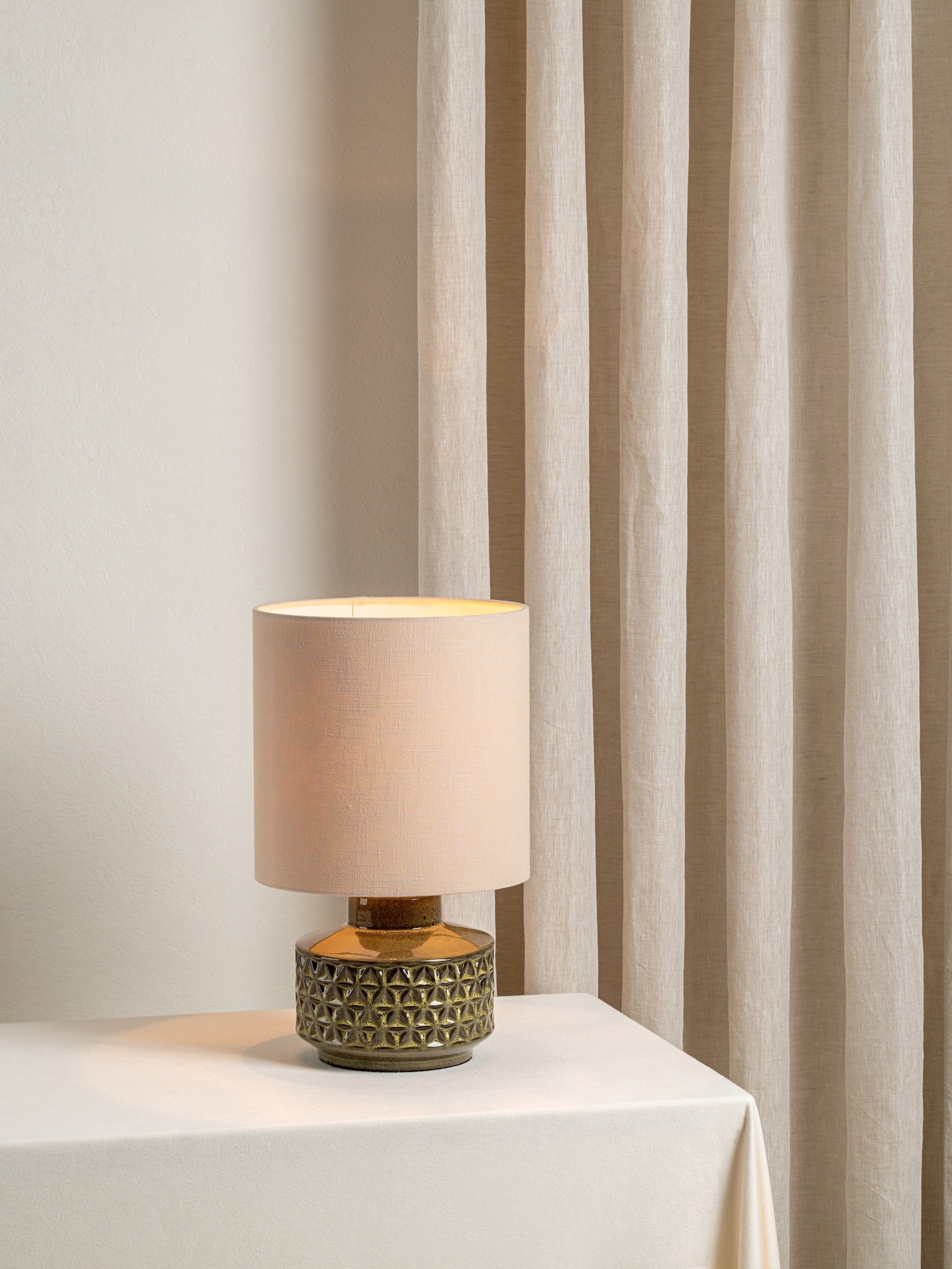 Filaree lampe de table courte en céramique émaillée verte
