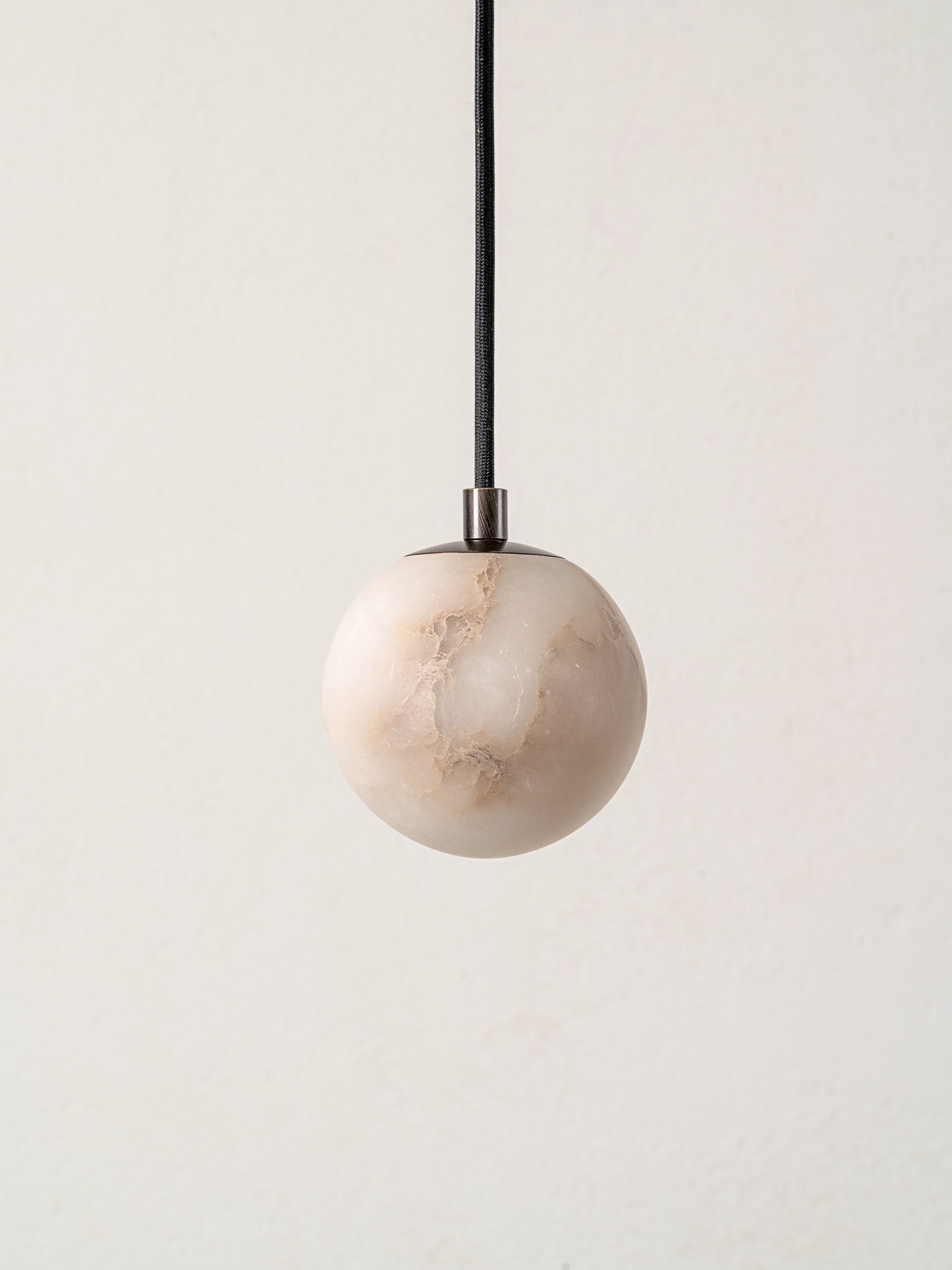 Globa Suspension de plafond en albâtre et bronze