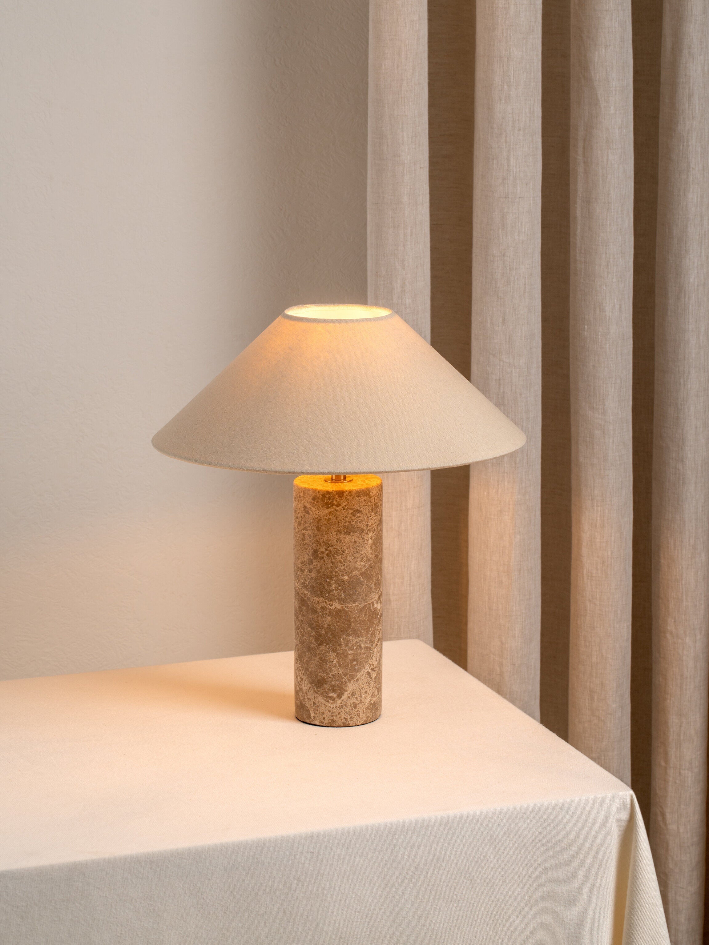 Jude Lampe de Table Moderne en Marbre