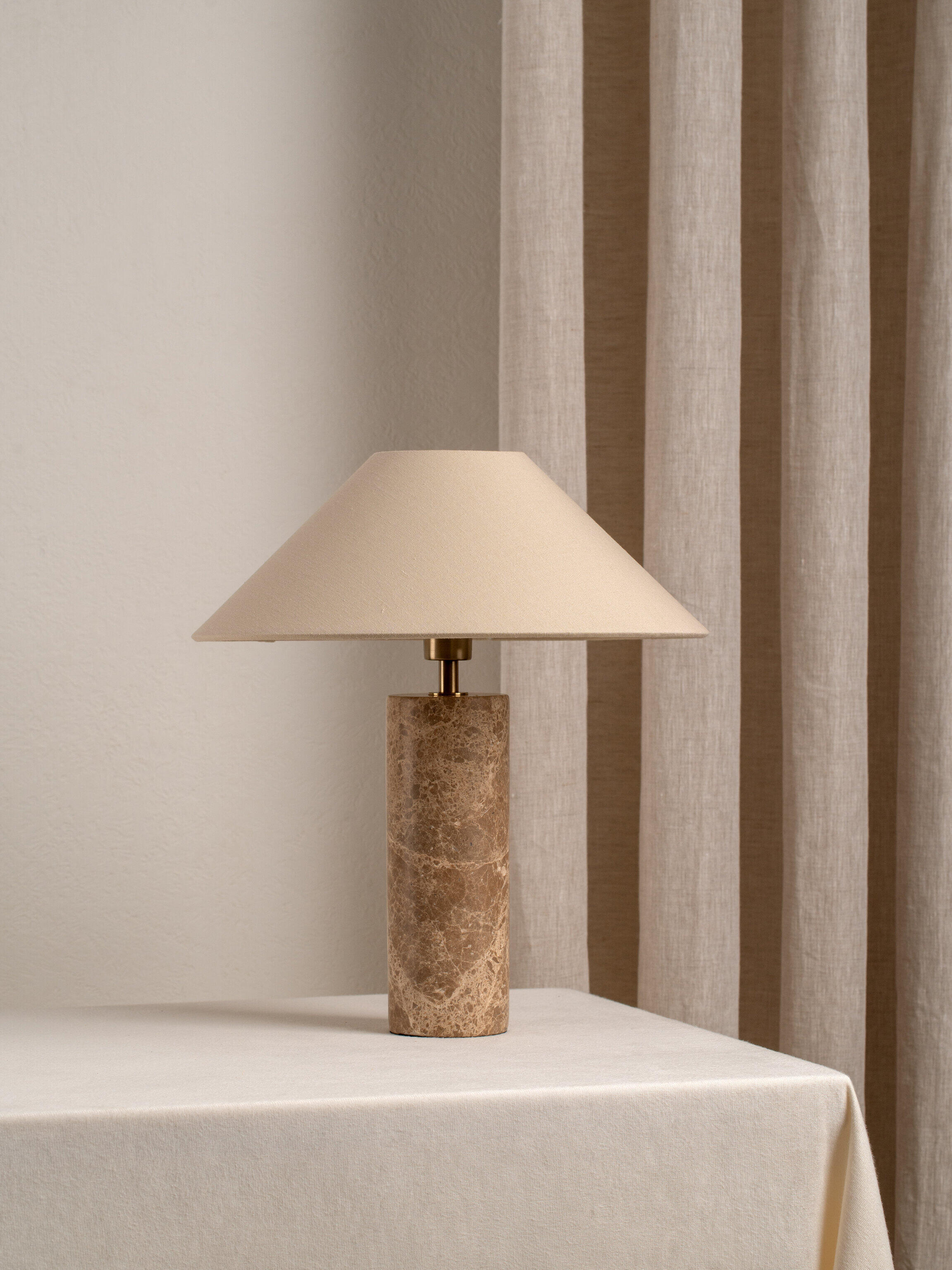 Jude Lampe de Table Moderne en Marbre